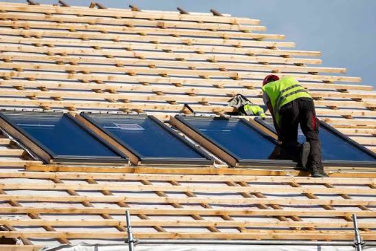 Roof Skylight Replacement Guide: Costs & Contractors