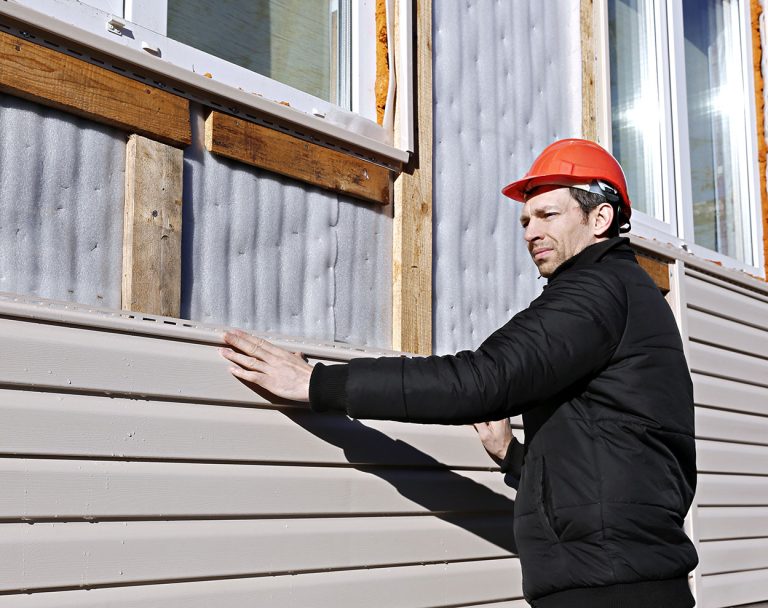 Insulated Vinyl Siding Replacement Contractors & Cost Guide